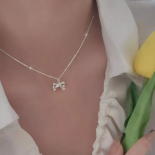 Bow Necklace